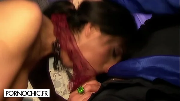 He shares his wife for a double penetration