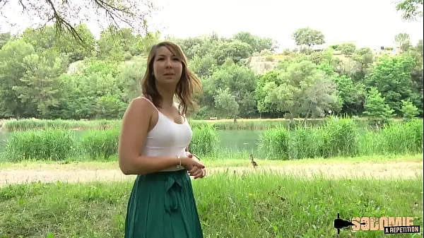 Lexie, amatrice d'anal, réclame une sodomie profonde