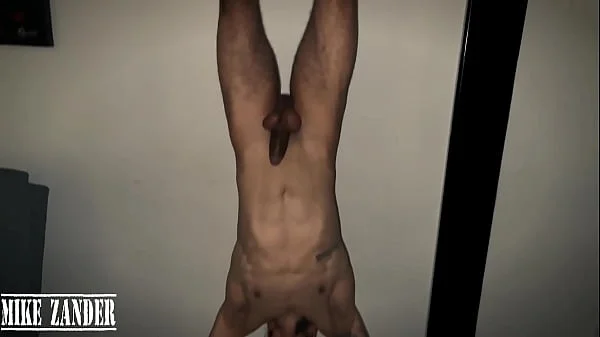 Blowjob handstand. On this episode a delicious fucking and a new technique of Mike Zander for receive a blowjob.