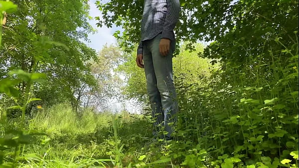 Pissing MILF's hairy cunt and legs spread wide turn me on