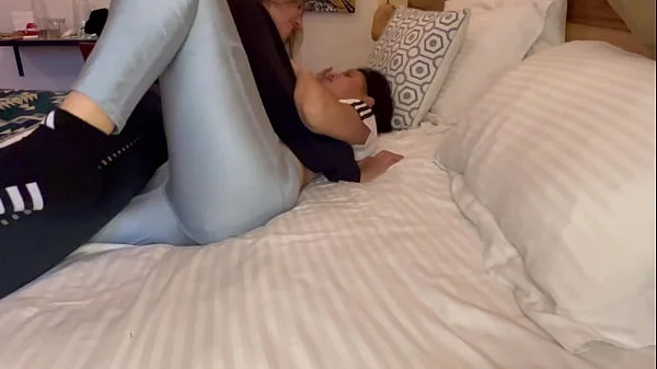 ¡¡¡Ay ay ay!!! Rozame la vagina que los demás visitantes del hotel no nos escuchen.