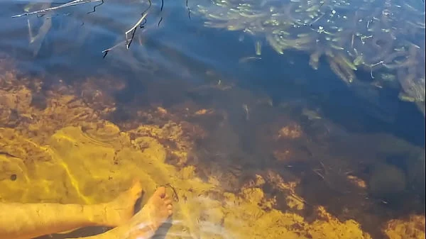 Novinha Branquinha Gostosa Conhecendo a Praia de Nudismo Primeira Vez | Bruninha Fonseca & Joao O Safado