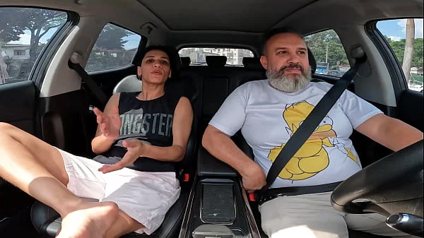 Menino com buceta entra na carona