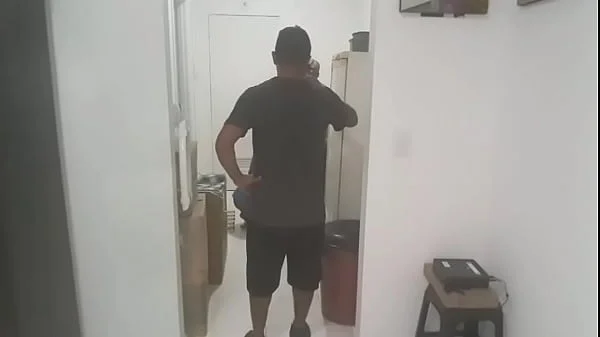 Fabinho Costha  mykng off