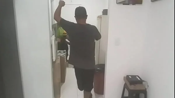 Fabinho Costha  mykng off