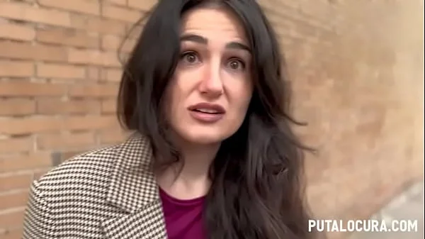PutaLocura - Pillada a la sensual Laura Hardkinks