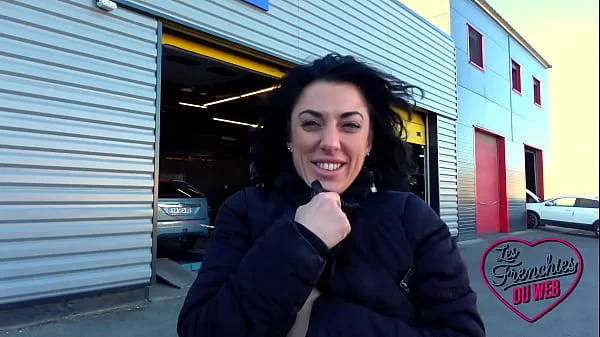 Sabrina, une brunette friande d’anal