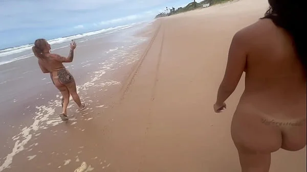 Fiz uma orgia na praia de nudismo com minhas amigas gostosas e ainda gravei