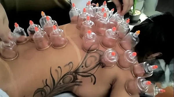 Esposa pediu para filmar a sessão de massagem