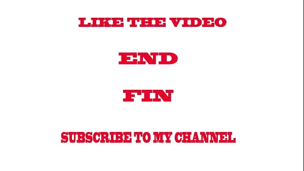 Encontré a mi Madrastra limpiando la cocina en pantalones cortos deportivos. No puedo dejar de ver su gran culo sexy.