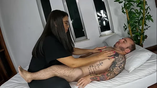 Vania Salvaley Massagem tântrica e cursos no Espaco Salvaley