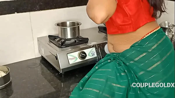 कोमल ने अपने दूध का चाय ससुरजी को पिलाया