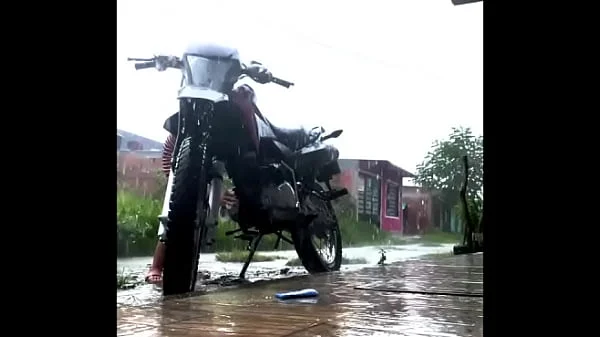 DIA LLUVIOSO PARA FOLLAR AFUERA Y QUE LOS VECINOS DISFRUTEN DEL SHOW