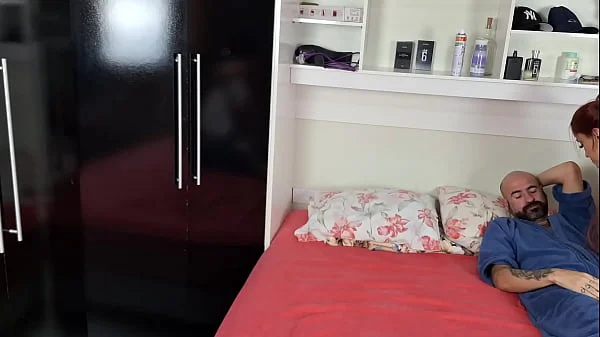 Pegadinha com esposa de olhos vendados escondi meu amigo no guarda roupas ele entrou na hora da transa