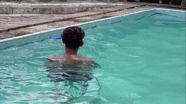 Namorado me deixou sozinha no Dia dos Namorados. Me vinguei fodendo com o filho dele - Trailer