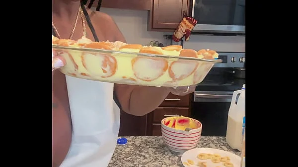 Making banana pudding