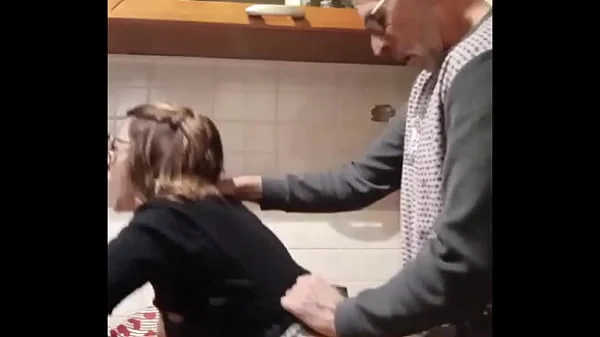 Teresa è una milf gostosa sa come far venire il suo amante