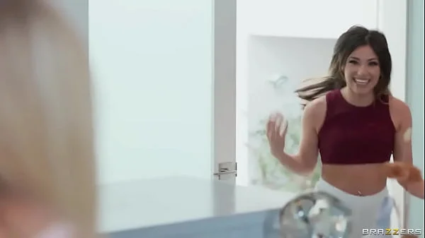 Swapping Out Stepmom's Sex Toy XXlayna Marie, Danielle Renae / Brazzers/ Enter XVPROMO on official site for discount