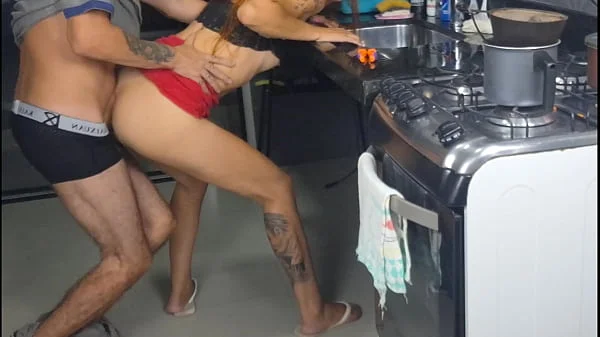Casada recebe encanador sem calcinha!