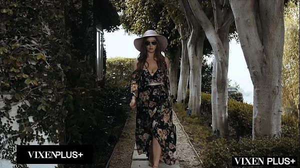 VIXENPLUS Lena Paul Reaches her Limit