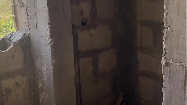 Quick sex with engineer at the site