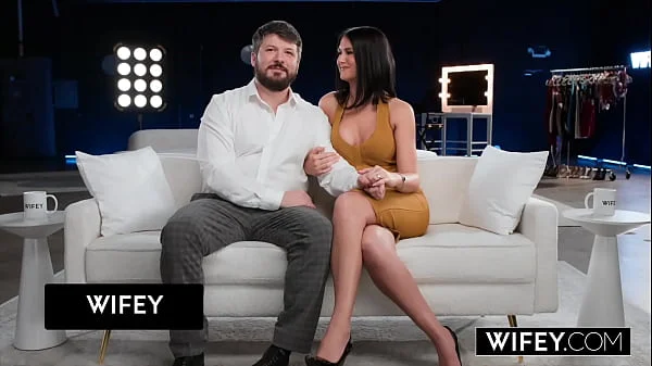 WIFEY Hubby Watches As His Horny Wife Sienna Rae Gets Double Penetrated In Front Of Him