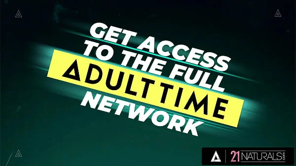 21 NATURALS - Sexy Blonde Alexis Crystal Is Ready To Take A Throbbing Dick In Her Pretty Ass