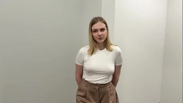 My New Upstairs Neighbor Turned Out to Be a Whore and Spread Her Legs in the Hallway