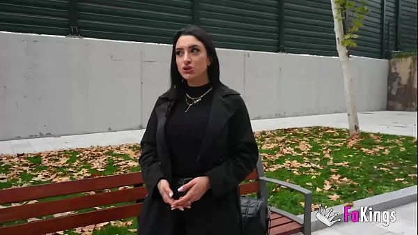 SEXUAL TOUR in Madrid. The HUGE TITS of Nelia Estrada know the capital