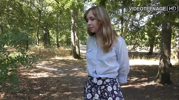 lovely 18 years old girl plays with sex toy during her first porn casting