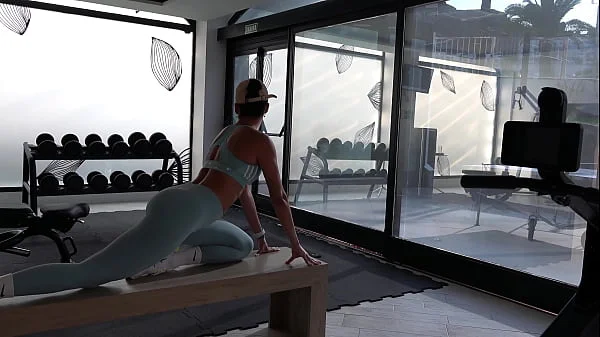 Fit Teen Bubble But Fucks her Personal Trainer after the Gym