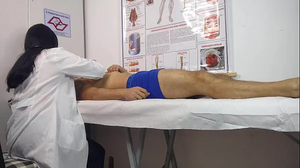 O pau levantou na frente da enfermeira