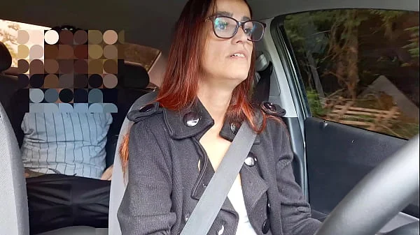 Casada e Motorista de aplicativo pega passageiro se masturbando por trás!