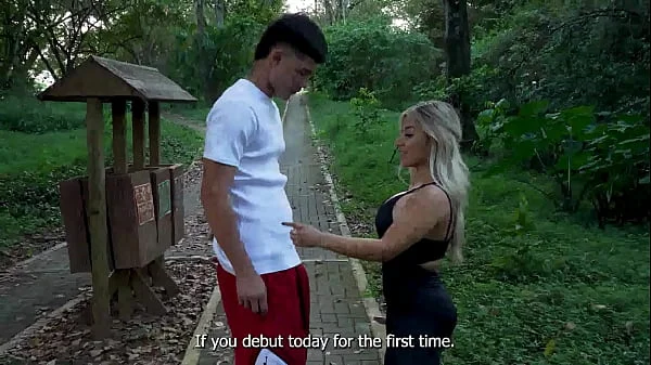 I fuck a stranger in public and he cums in my mouth... I hope no one saw us! Naty Delgado