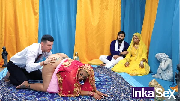 Chudai - Madrastra India tetona se folla al novio de su Hijastra y le dejan el coño lleno de leche.