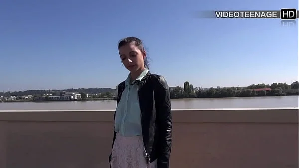 lovely 19 years Justine does her first anal porn casting