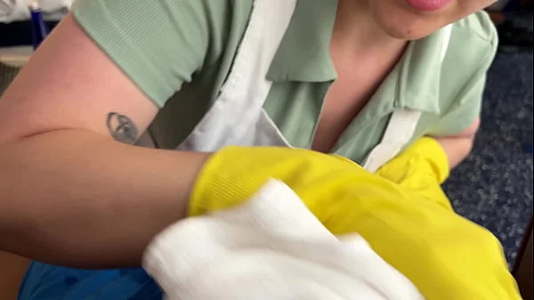 Casting Curvy: Seduced by Dexter’s Mom and cumming all over her