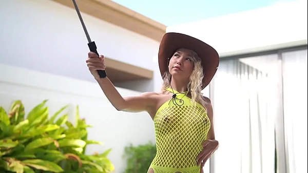 A cowboy girl saddled a stallion