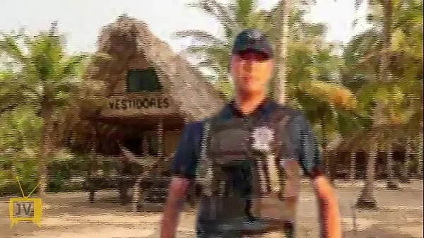 En la Playa Nudista con mi familia