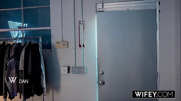 WIFEY Gorgeous Hotwife Karina Valentina Gets Fucked Hard While Hubby Watches