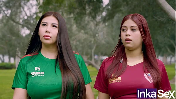 Madrastra Mexicana e hijastra Venezolana son folladas por el ano para no ser deportadas .