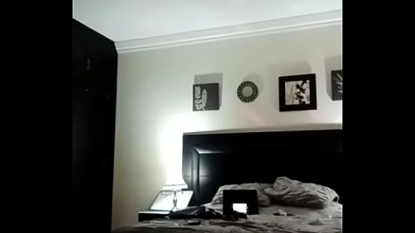 Perra infiel cogiendo en Hotel es descubrida por el Novio