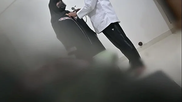 Hijab muslim lady got fucked doggy style by doctor