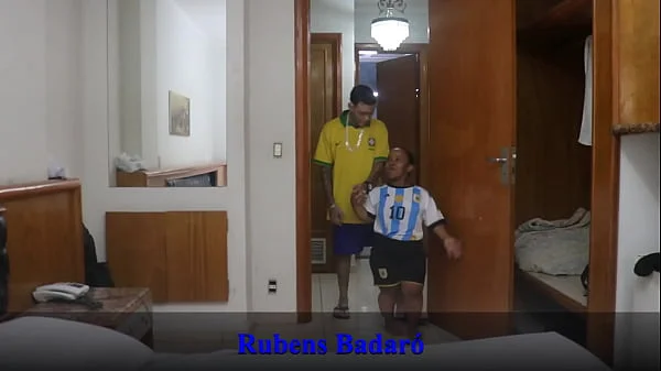 O Brasil perdeu o jogo mas eu ganhei de presente o cu da anãzinha argentina (VIDEO COMPLETO NO RED/SHEER)