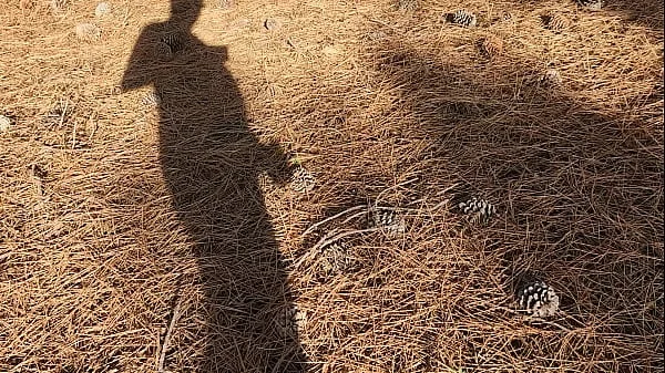 Je me balade nu en forêt