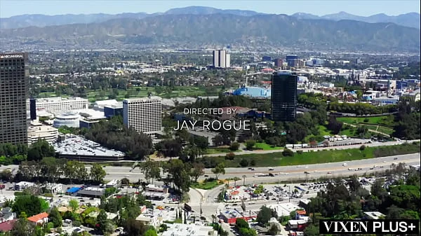 VIXENPLUS BBC-Craving Divorcee Danielle Toys With Horny Stud