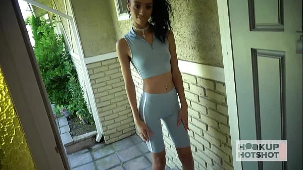 Brunette Supermodel Jada Doll Hooks Up With Bryan Gozzling!