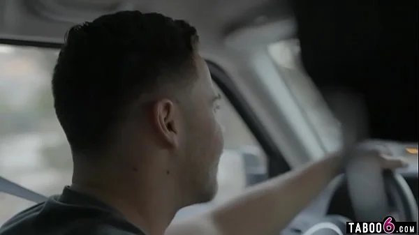 Teen couple taken by aliens star in live sex shows