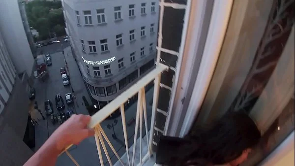 Doggyfuck and creampie in front of the neighbors