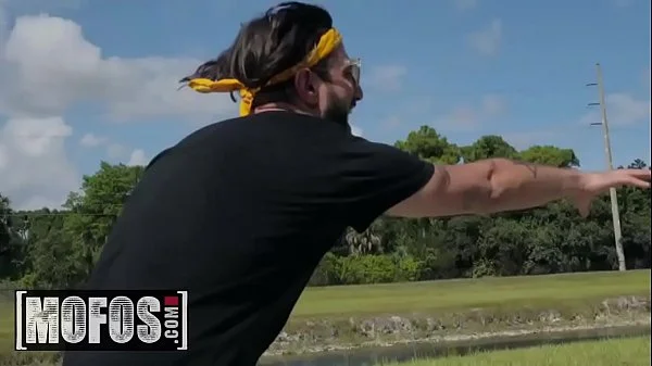 Pervs on Patrol - (Valentina Jewels) - Hit It And Run - MOFOS